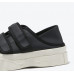 The new can step on the heel Velcro casual sneakers